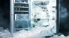 Perché nel congelatore si forma rapidamente una “parete di ghiaccio” e come intervenire in tempo